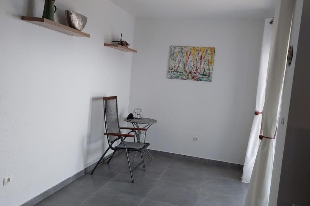 Apartment Vista Oasis With Pool And Terrace โตรกีร์ ภายนอก รูปภาพ